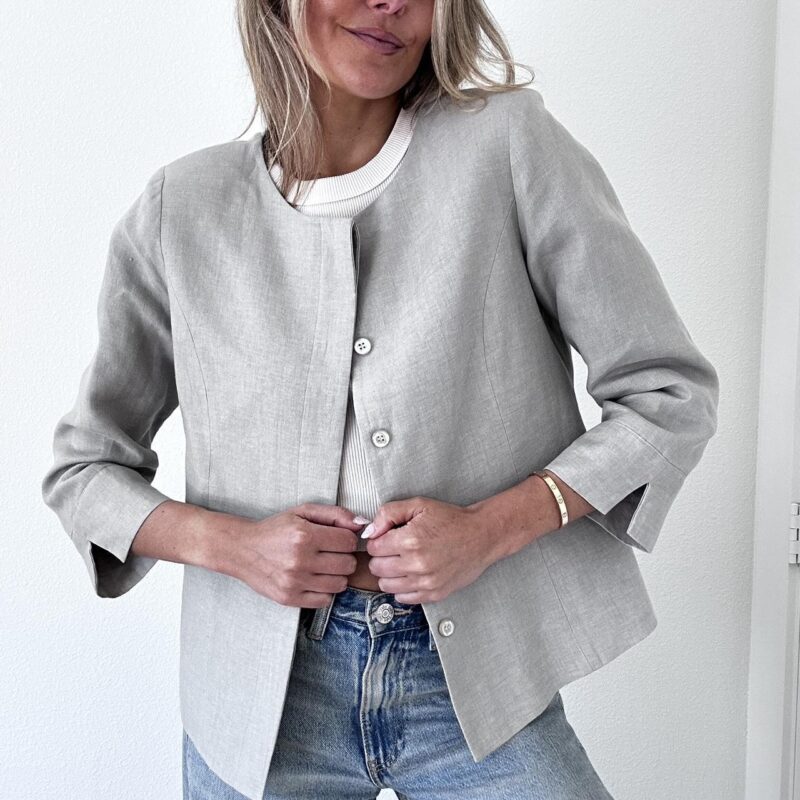 The "Say Less" Minimalist Linen Blazer