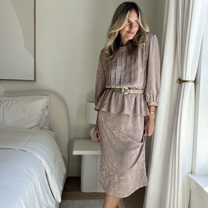 The "Victorian" Vibe-Check Vintage Midi Dress