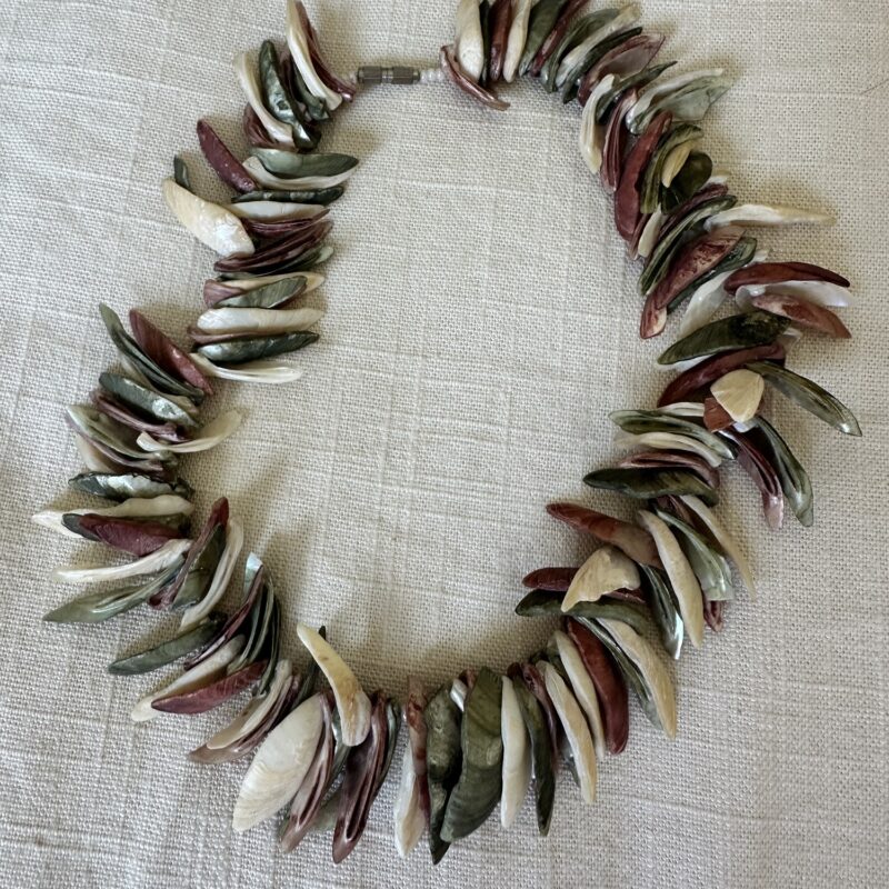 Surf & Turf Vintage Shell Choker